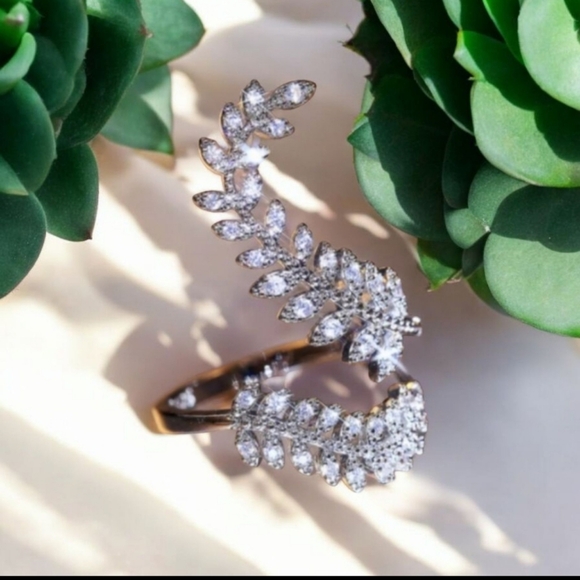 925 Sterling Silver Long Leaf Ring - Picture 3 of 16